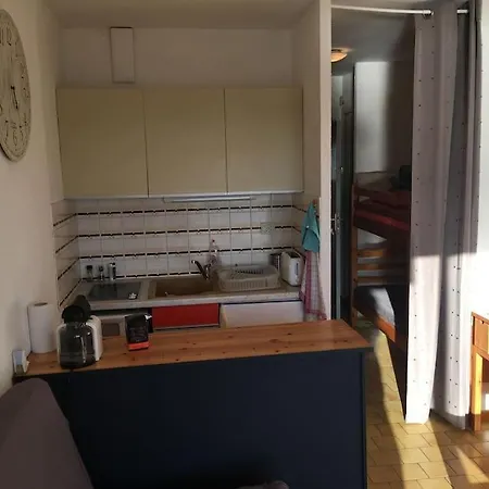 아파트 Vue Ensoleillee Sur Le Port De 그륏상