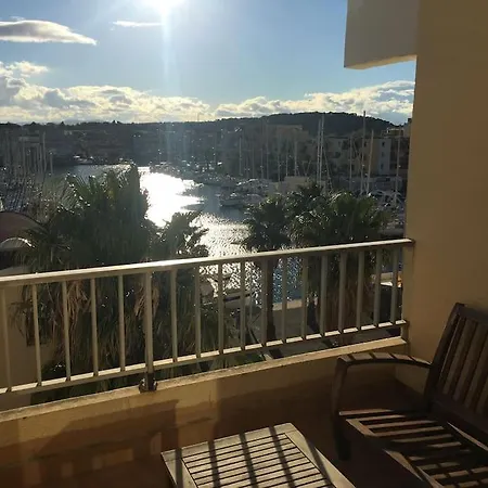 Apartment Vue Ensoleillee Sur Le Port De *
